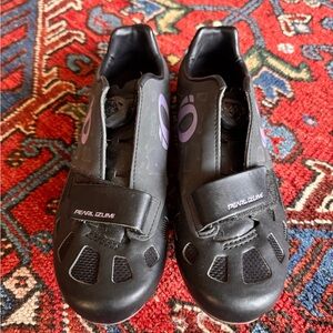 Pearl Izumi Black and Purple cycling shoes